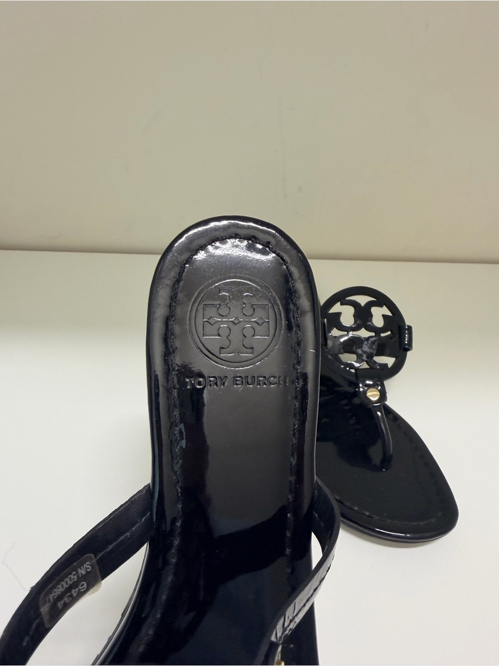 TORY BURCH MILLER PATENT SANDAL BLACK Preppy back to school trending Size 8 - Picture 6 of 11